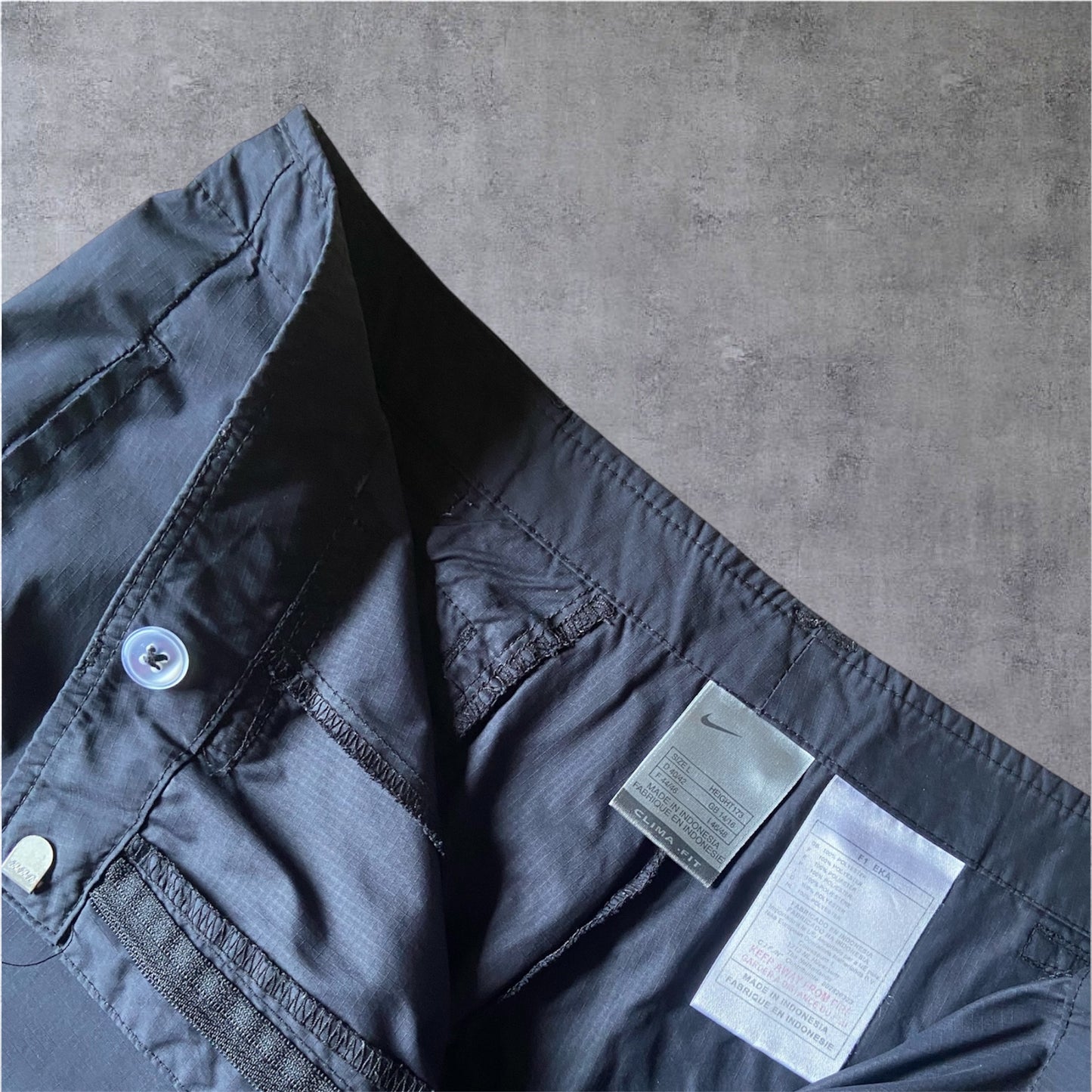 VINTAGE Nike 2000s ZIP Trackpants - Black - Gr. M
