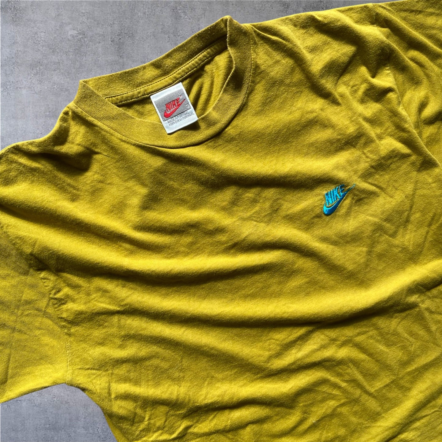 VINTAGE 90s Nike Grey Tag Shirt – Made in Portugal – Small Swoosh Stick – Gr. S