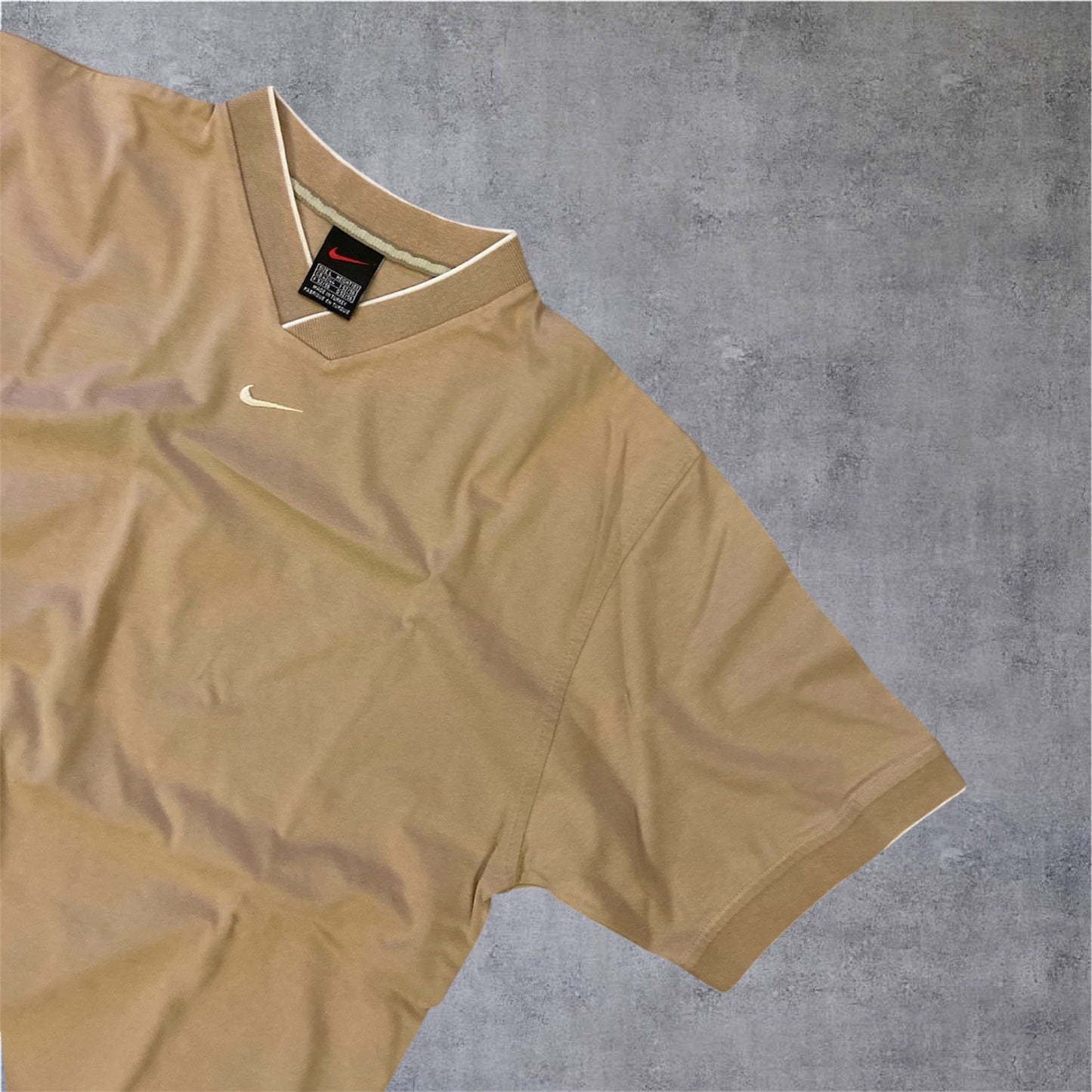 VINTAGE Nike 90s V-Neck Shirt - Sand - Gr. L