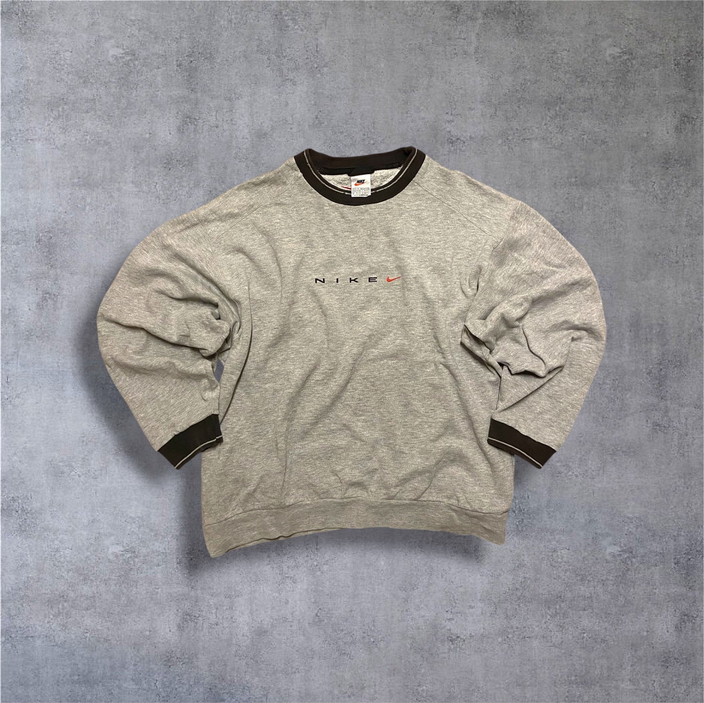VINTAGE Nike Crewneck – Mini Spellout & Mini Swoosh – Grau – Gr. M