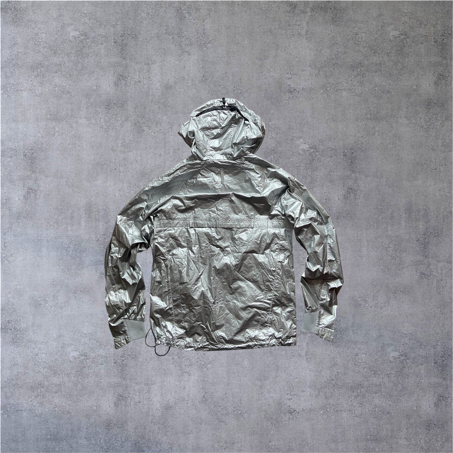 VINTAGE Nike 2000s Silver Tag Metallic Silver Windbreaker – Gr. M