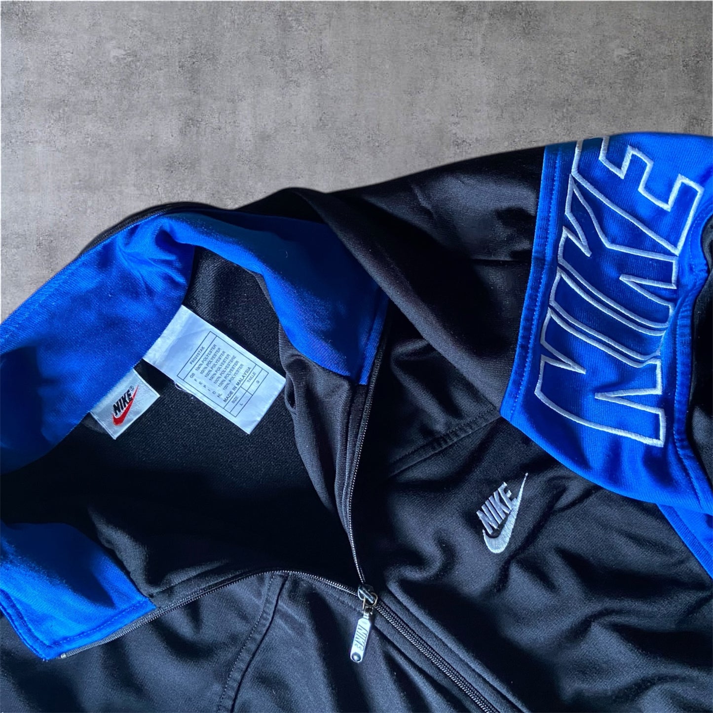 VINTAGE Nike 90s ARCHIVE Trackjacket – White Tag – Big Logo Sleeve – Gr. L