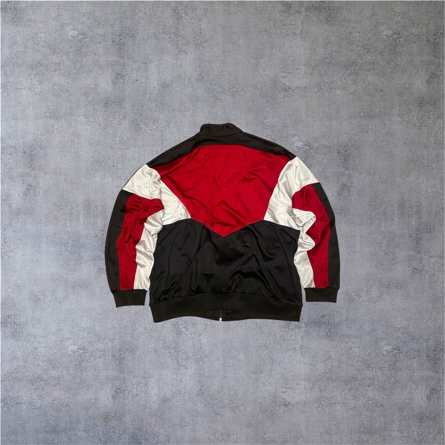 VINTAGE Nike 90s Swoosh Sleeve Crewneck – Red / White / Black – Boxy Fit – Gr. M