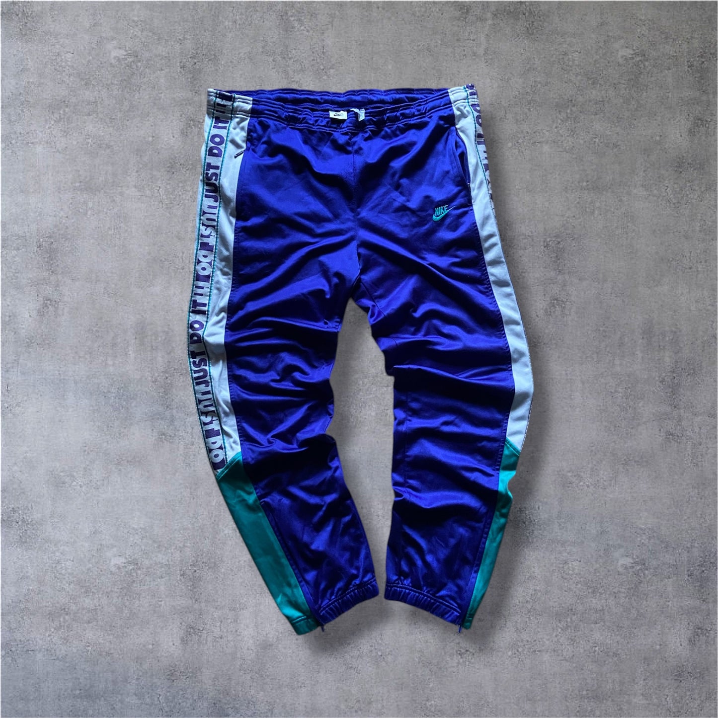 VINTAGE Nike 90s "Just Do It" Tracksuit – White Tag – Full Set (Jacket & Pants) – Gr. L