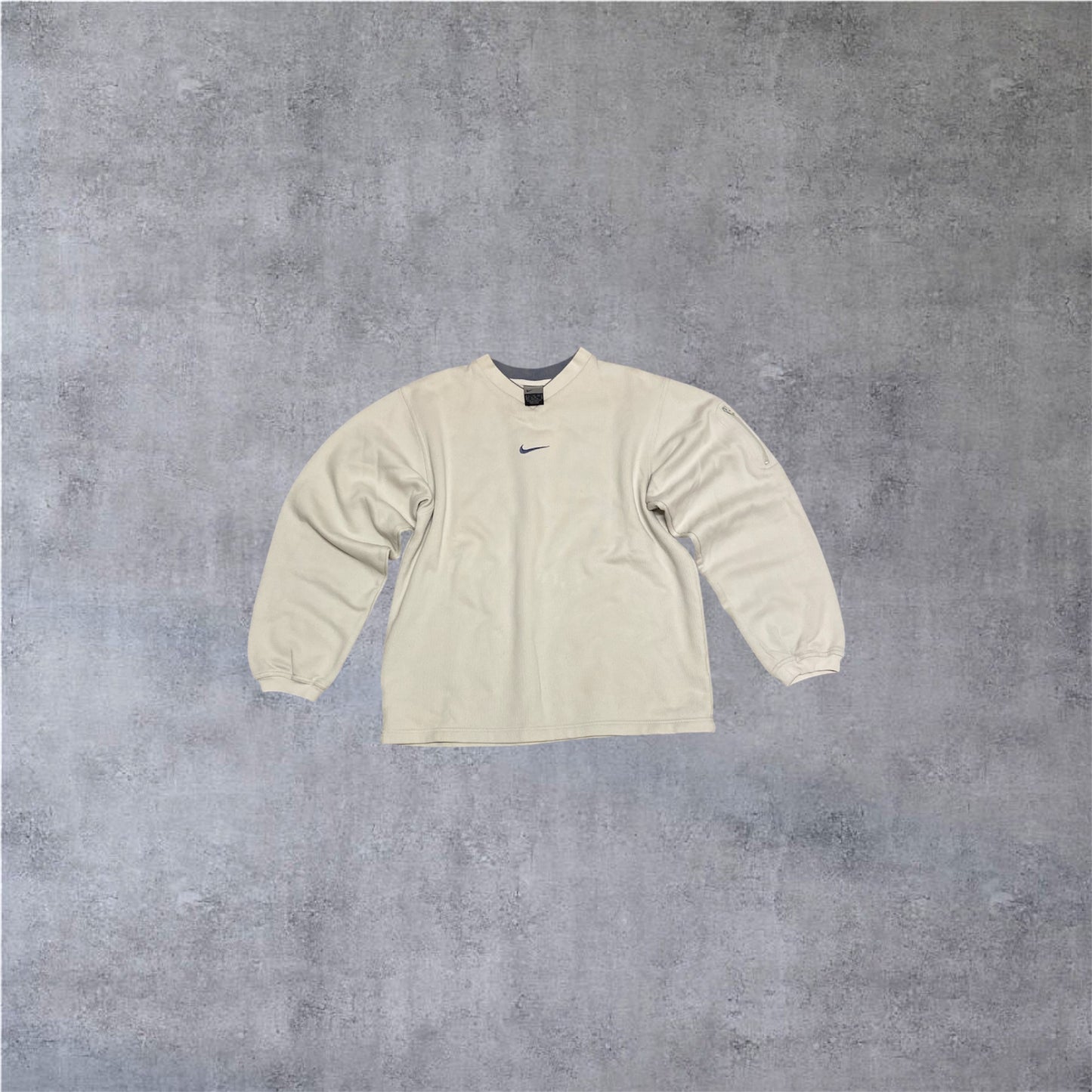 VINTAGE Nike 2000s Sweater - Heavyweight Cotton - Creme - Gr. M