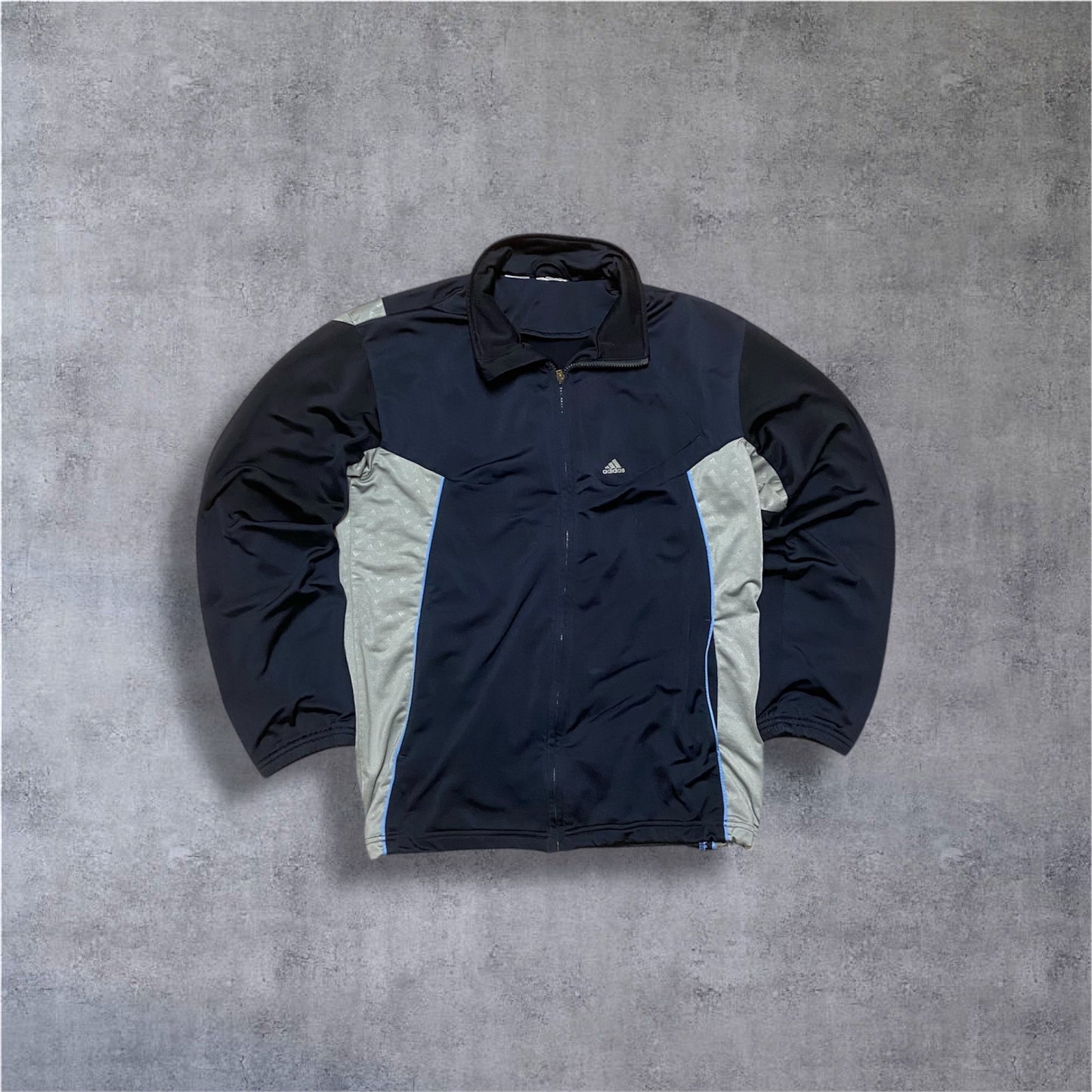VINTAGE Adidas 2000s Tracksuit – Monogram Details – Navy/Grau/Hellblau – Gr. XL