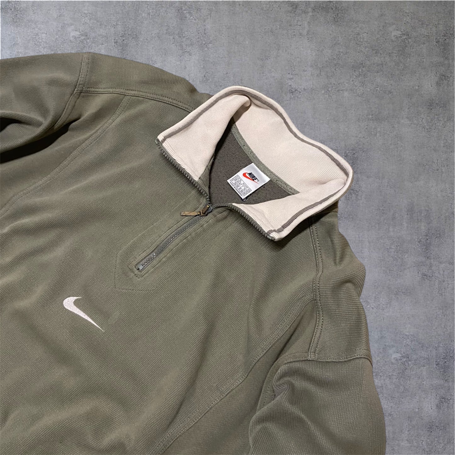VINTAGE Nike 90s 1/4 Zip Sweater – Olive Green – Center Swoosh – Gr. XL