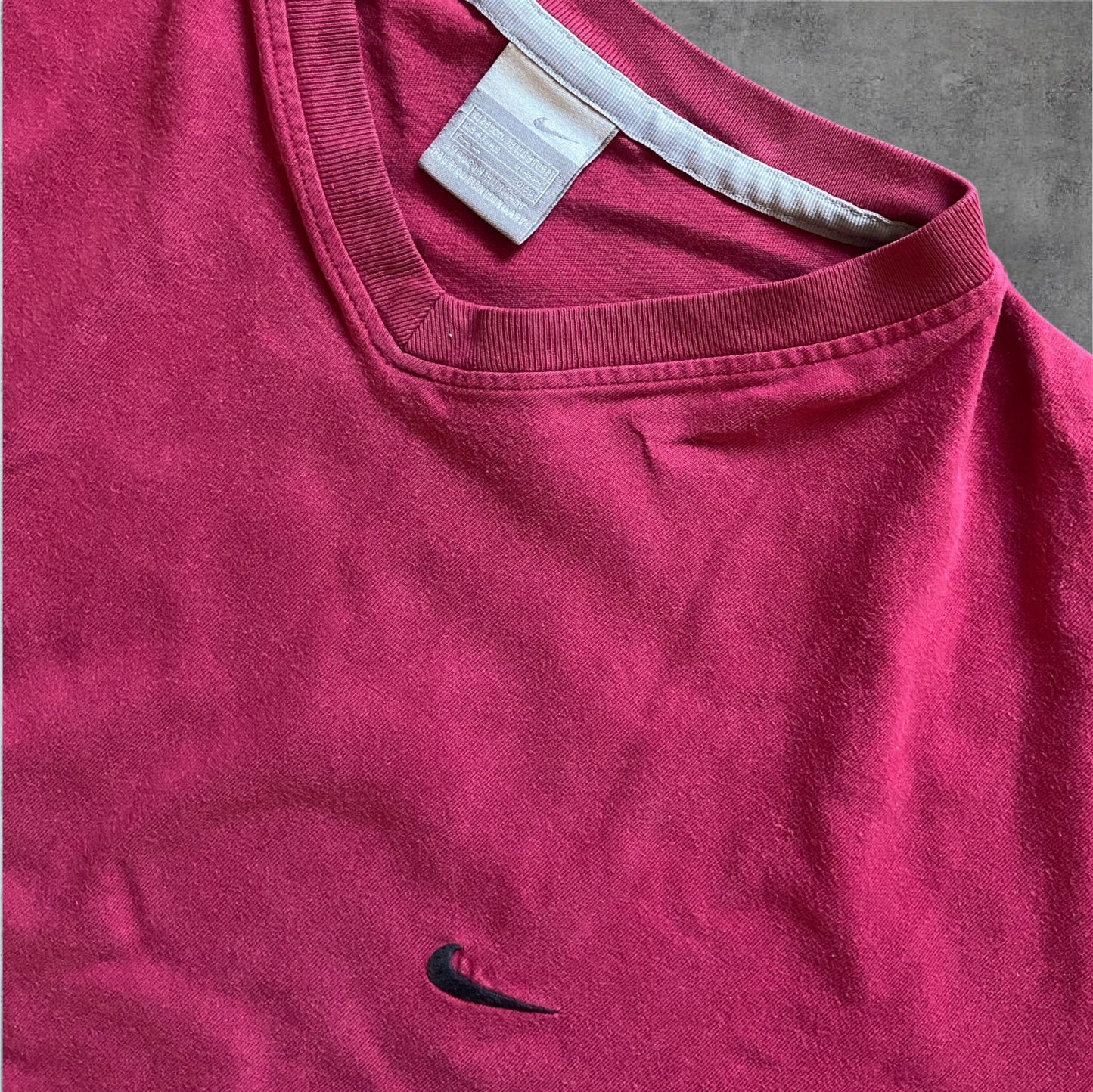 VINTAGE Nike 2000s Vintage Center Swoosh Tee – Magenta/Deep Pink – Silver Tag 00s – XXL