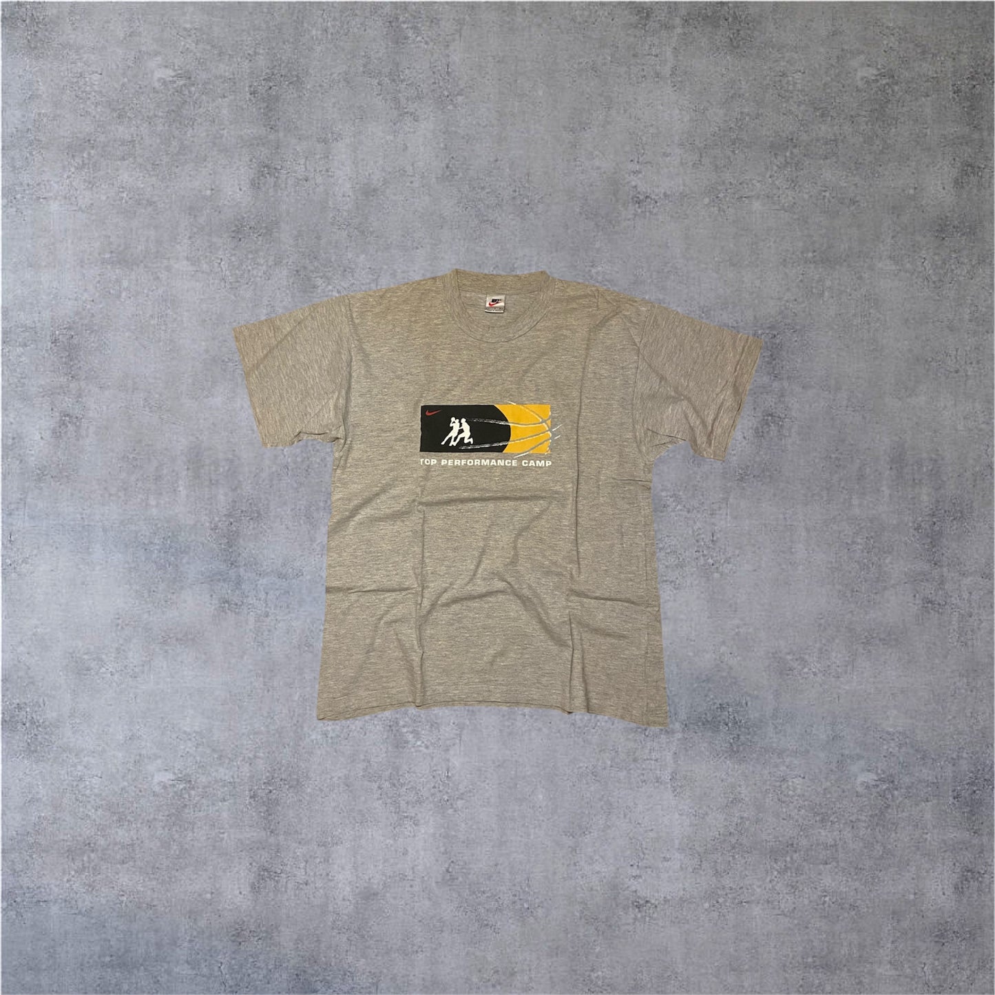 VINTAGE Nike 90s "Basketball Performance Camp" Tee – White Tag – Made in Greece – Gr. L