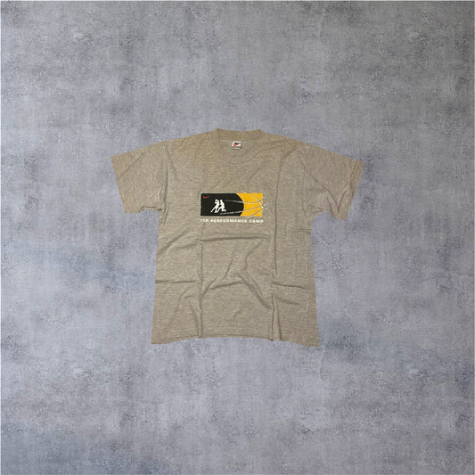 VINTAGE Nike 90s "Basketball Performance Camp" Tee – White Tag – Made in Greece – Gr. L