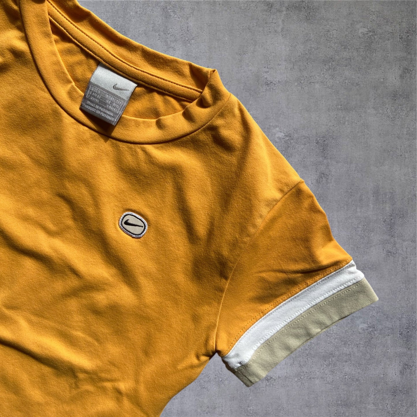 VINTAGE Nike 2000s Silver Tag Shirt – Orange/Beige/Weiß – Gr. S (153) – Kids Sportswear
