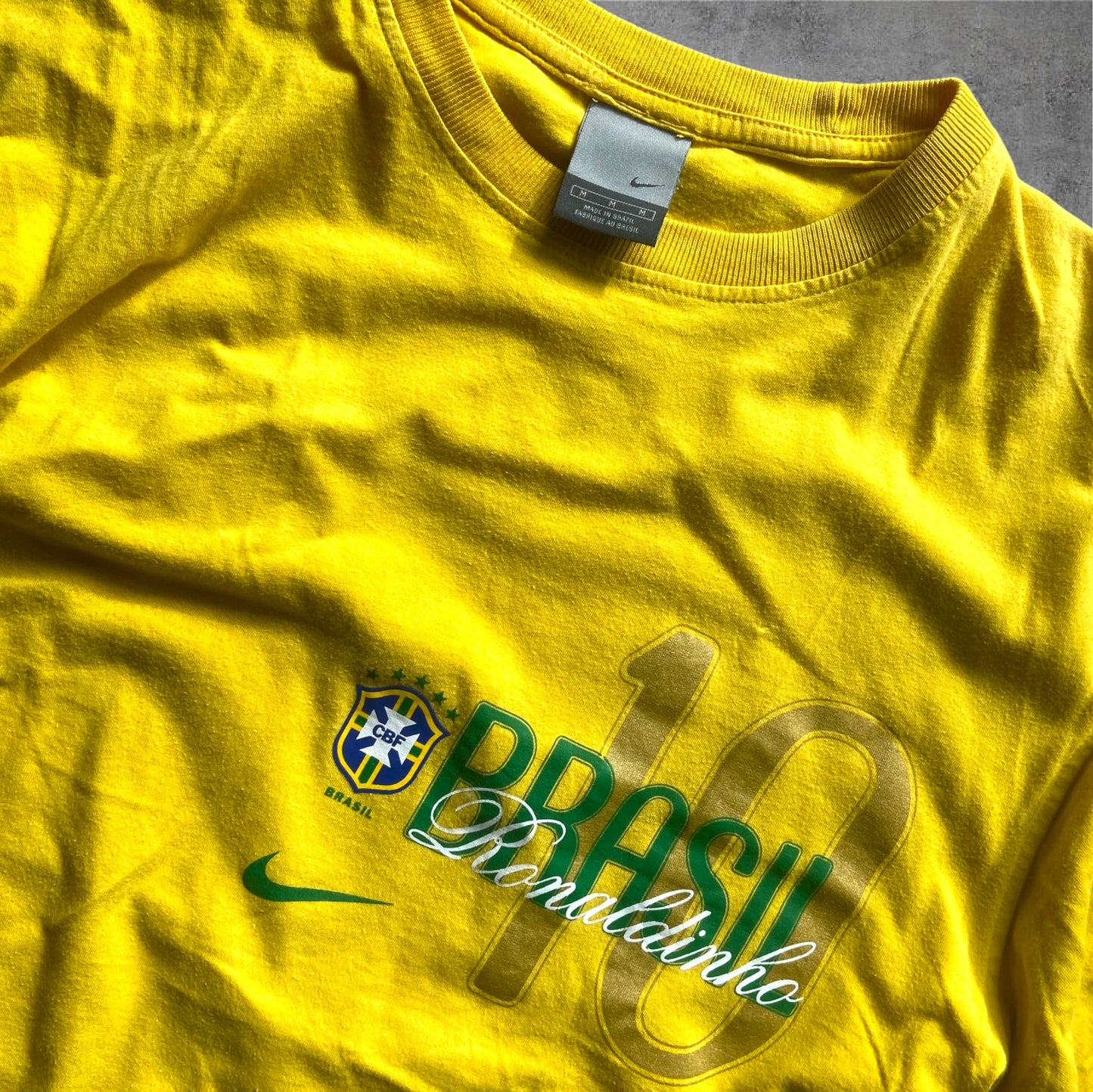 VINTAGE Nike 2000s Ronaldinho Shirt – Silver Tag – Made in Brazil – Gr. M – Gelb