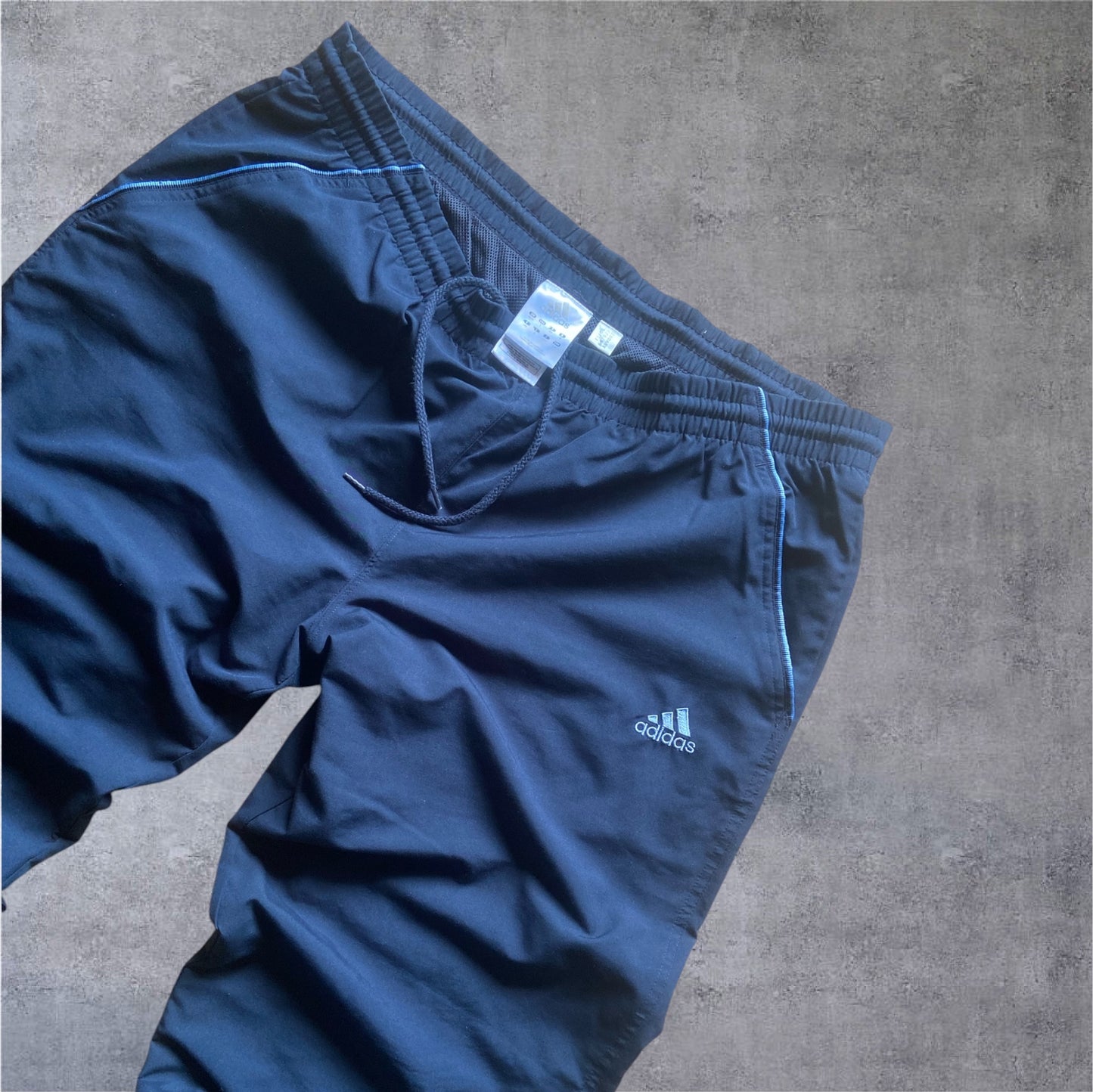 VINTAGE Adidas 2000s Track Pants – Schwarz – Gr. L