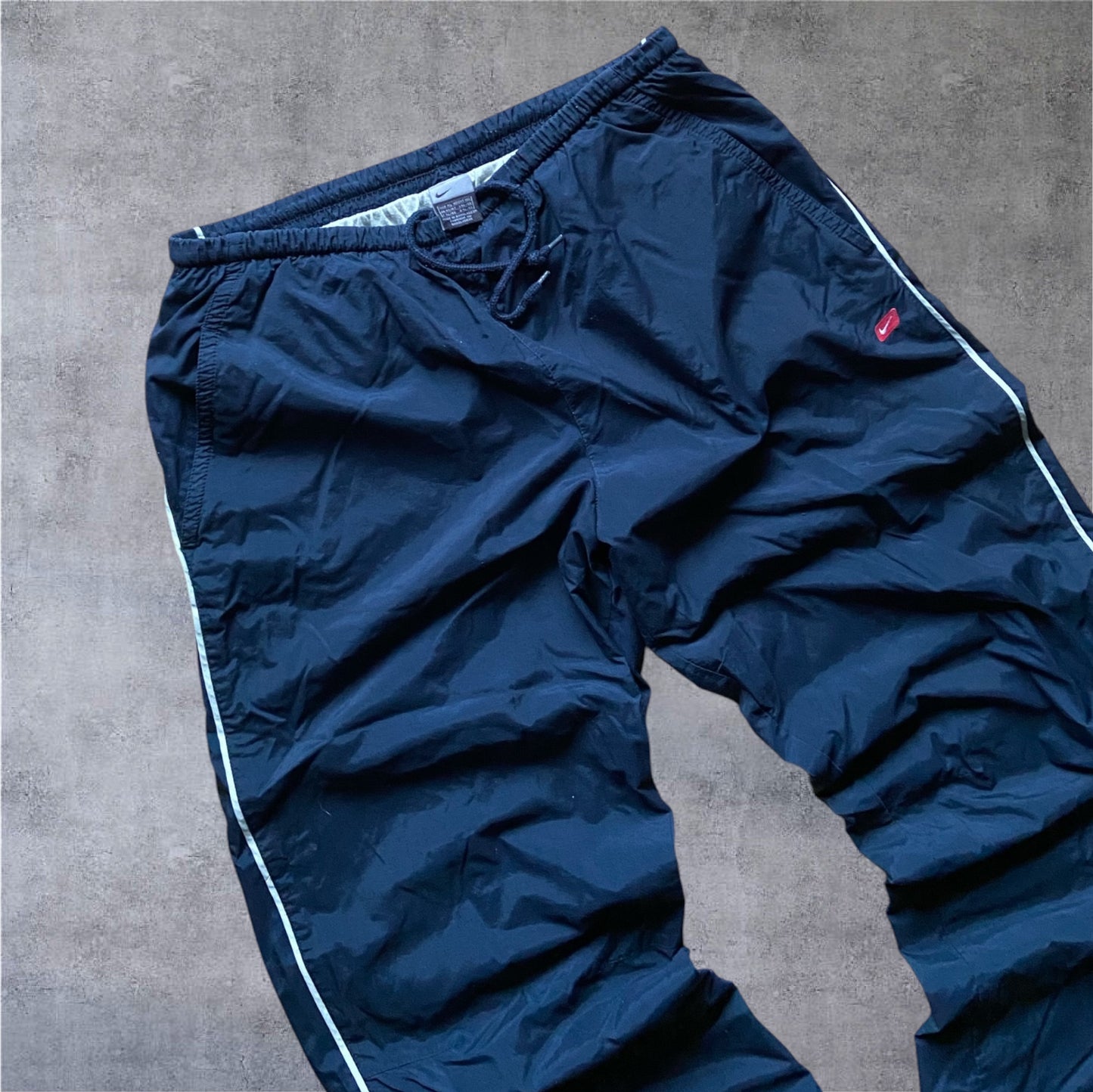 VINTAGE Nike 2000s Silver Tag Tracksuit – Creme/Navy – Gr. XL