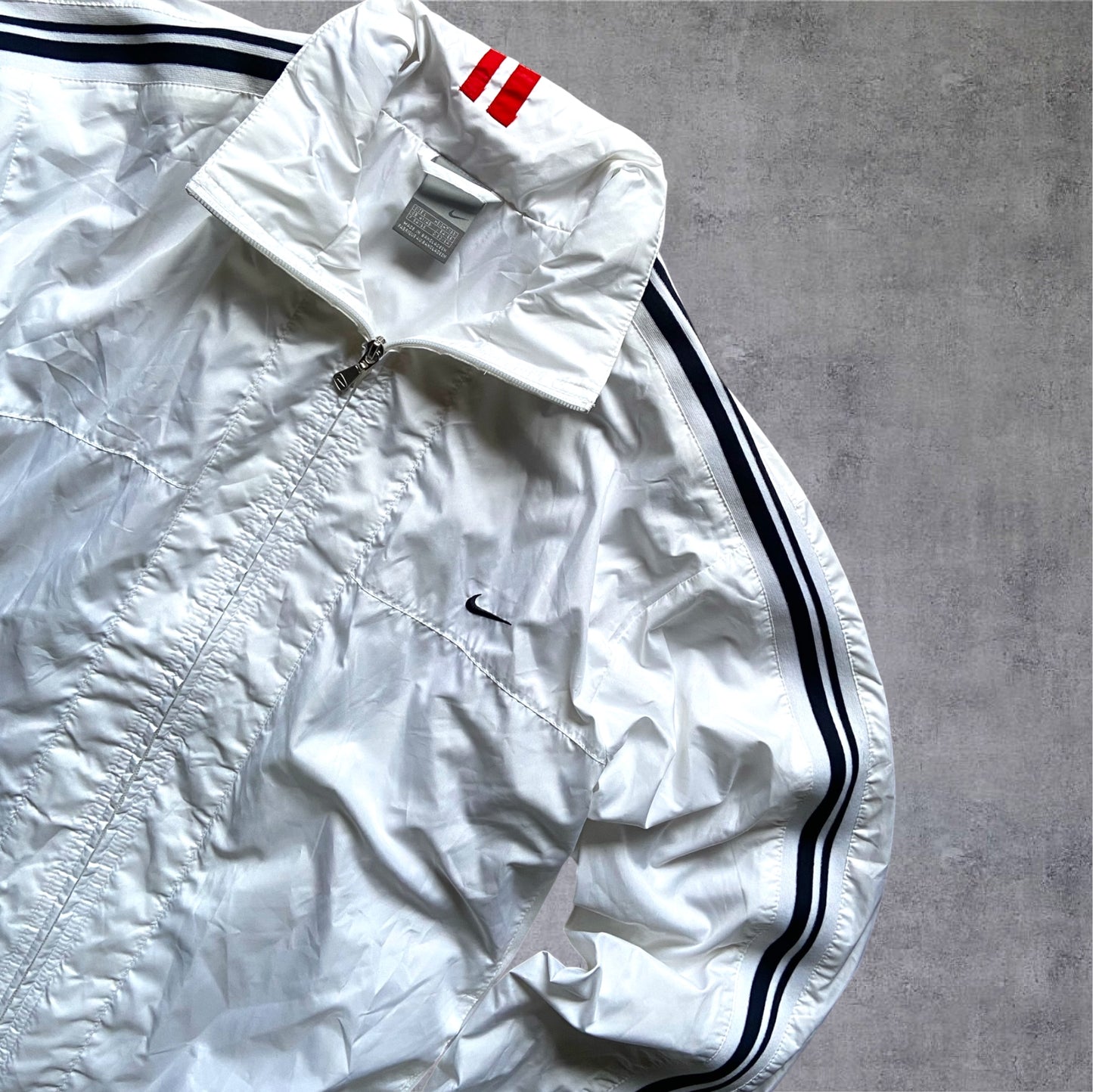 VINTAGE Nike 2000s Silver Tag Tracksuit – White/Navy – Gr. M